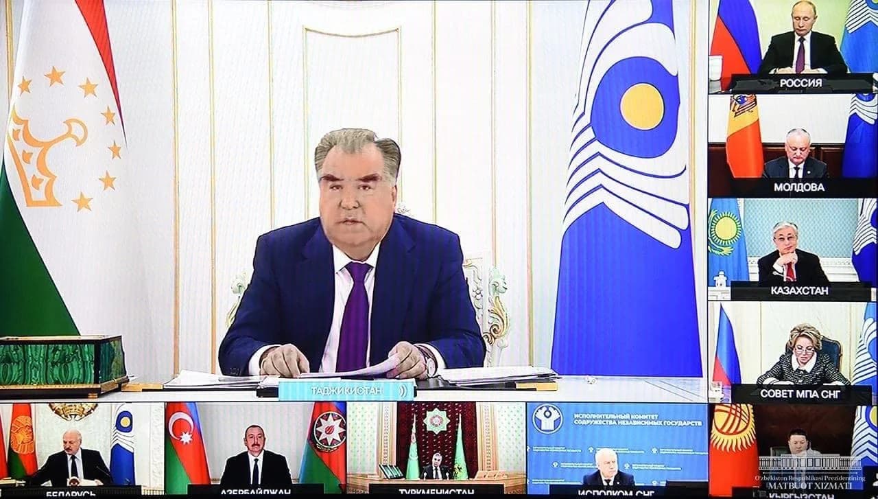 Тожикистон Президенти Эмомали Раҳмон видеоанжуман экранида