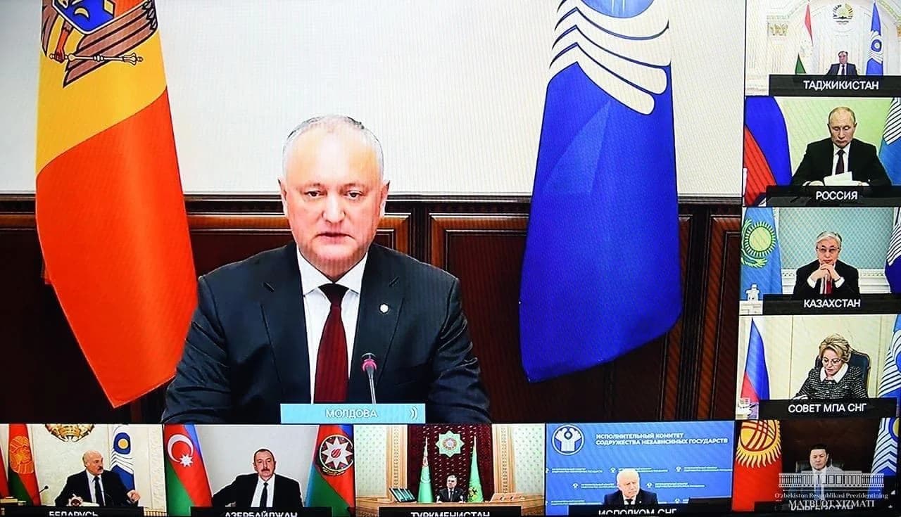 Молдова Президенти Игорь Додон видеоанжуман экранида