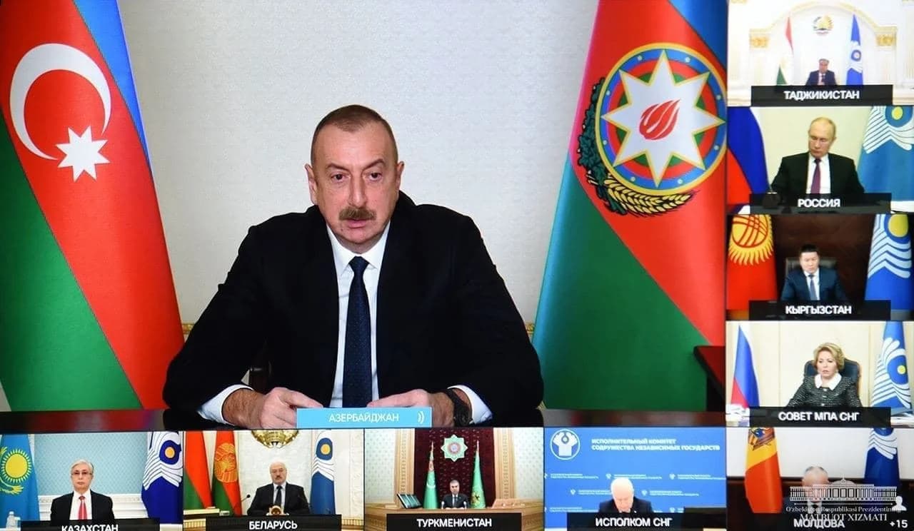 Озарбайжон Президенти Илҳом Алиев видеоанжуман экранида