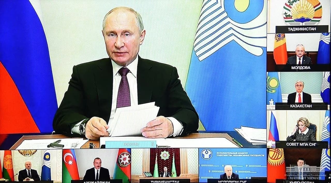 Россия Президенти Владимир Путин видеоанжуман экранида