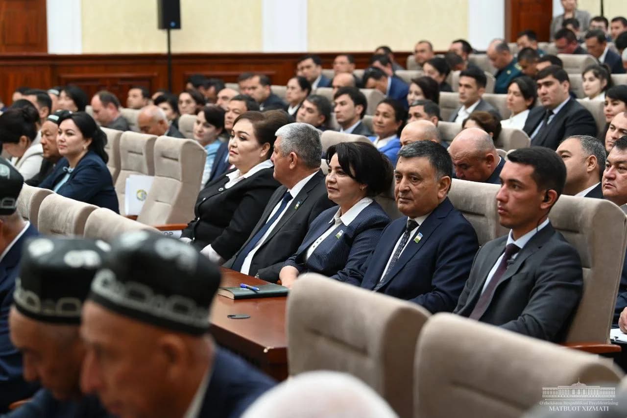 Xalq deputatlari Qashqadaryo viloyati kengashi sessiyasi ishtirokchilari