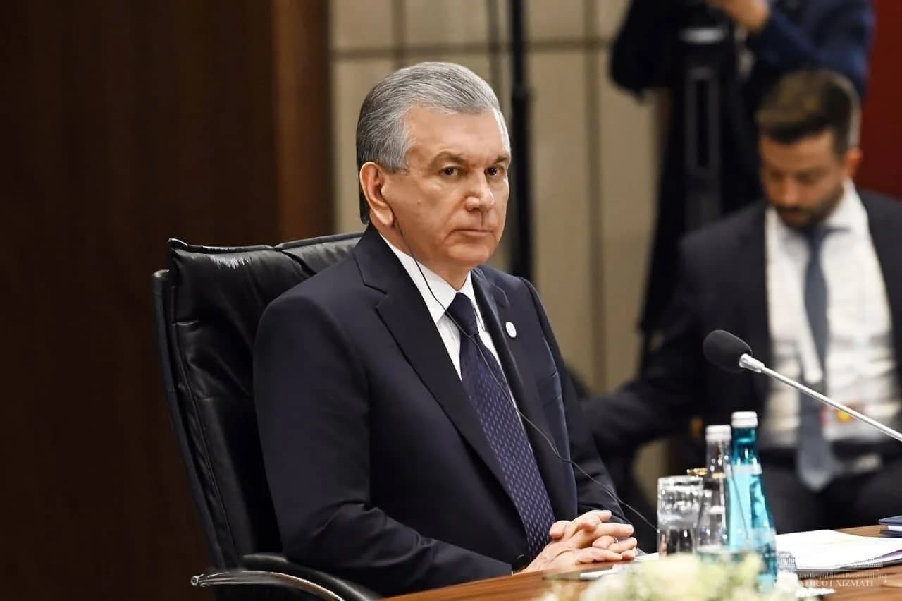 Шавкат Мирзиёевнинг саммитдаги портрети