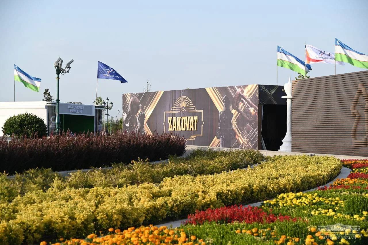 Yangi O’zbekiston bog’idagi Zakovat pavilyonining tashqi ko'rinishi