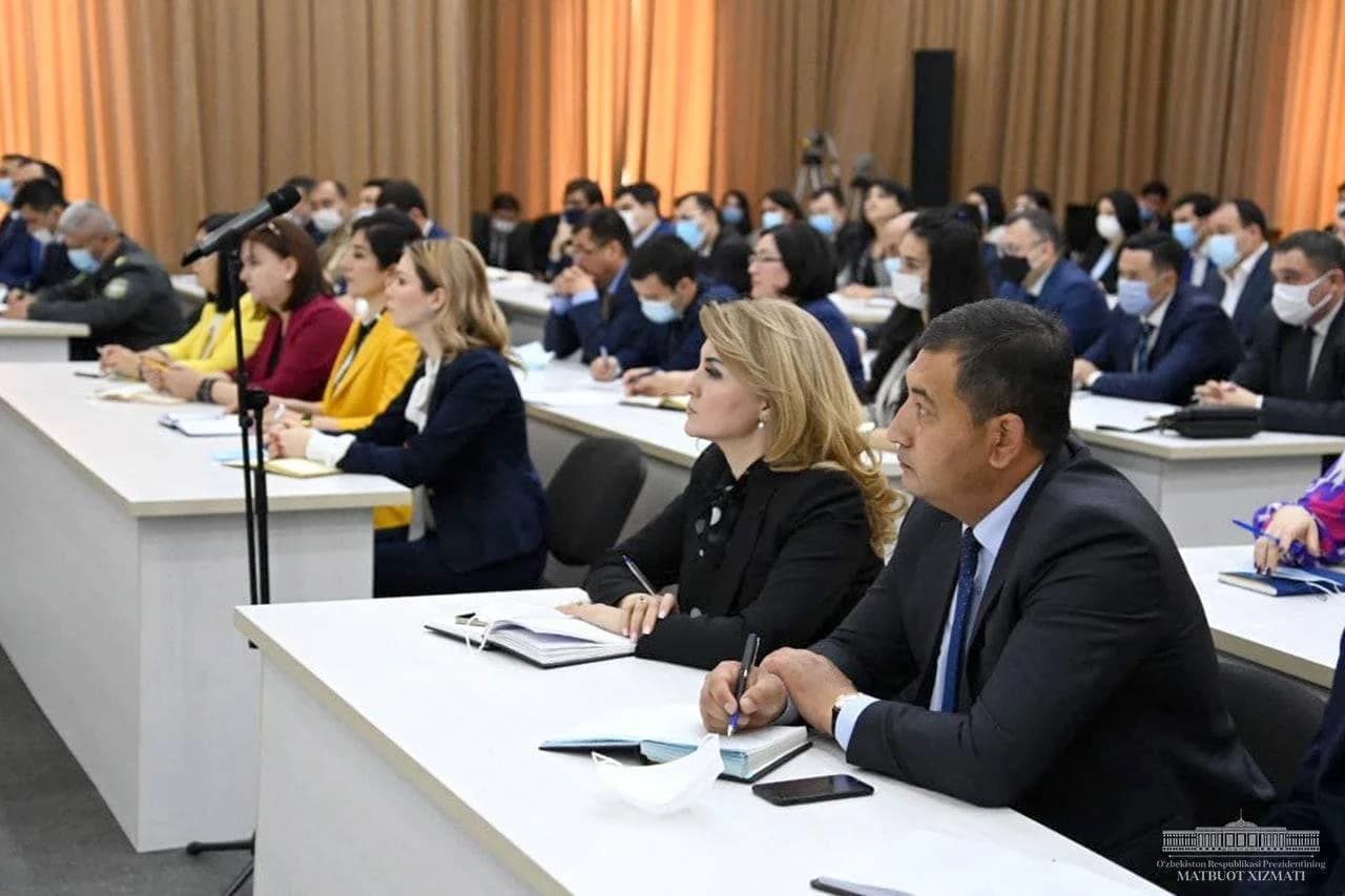Majlis zalidagi matbuot kotiblari